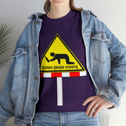 DRU**** PEOPLE CROSSING FUNNY SIGN T-SHIRT - Unisex Heavy Cotton Tee - AUS